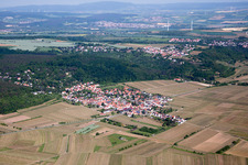 Town View of the streets and houses of the residential areas in the district Am Muenchberg in Bobenheim am Berg in the state Rhineland-Palatinate