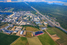 Industrial area Im on the A5 with Tank und Apparate Barth GmbH, VG Transporte GmbH, mein solar strom GmbH, RONAL Bathrooms GmbH and Christian Bauer Kfz-Meisterbetrieb in Forst in the state Baden-Wuerttemberg, Germany