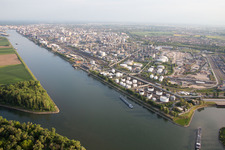Oblique view of At the Landeshafen Nord in the district BASF in Ludwigshafen am Rhein in the state Rhineland-Palatinate, Germany