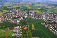 Aerial view of View of the town from the west in the district Niederissigheim in Bruchköbel in the state Hesse, Germany