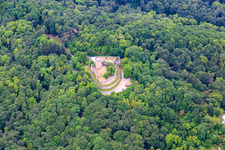 Castle Alsbach in the district Alsbach in Alsbach-Hähnlein in the state Hesse, Germany from above