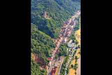 Henneburg above the village on the banks of the Main with campsite Boots-Marina from the southwest in the district Hofthiergarten in Stadtprozelten in the state Bavaria, Germany