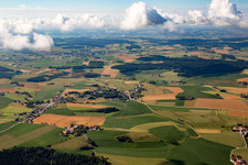 From the north in the district Martinsbuch in Mengkofen in the state Bavaria, Germany