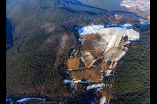 Aerial view of Haardtrand-Wolfsteig in the snow in Pleisweiler-Oberhofen in the state Rhineland-Palatinate, Germany