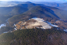 Haardtrand-Wolfsteig in winter in Pleisweiler-Oberhofen in the state Rhineland-Palatinate, Germany