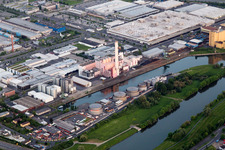 Mineral oil - tank of Erik Walther GmbH & Co. KG, W. J. Mineraloelhandelsgesellschaft and Silos of BayWa AG Schweinfurt (Vertrieb Agrar) on Main-Hafen in Schweinfurt in the state Bavaria, Germany