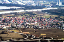 From the northwest in the district Maximiliansau in Wörth am Rhein in the state Rhineland-Palatinate, Germany