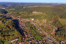 Village overview in the Wieslautertal from the south in Bruchweiler-Bärenbach in the state Rhineland-Palatinate, Germany