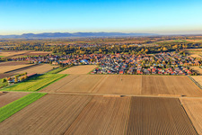 View of the town from the south in Steinweiler in the state Rhineland-Palatinate, Germany from above