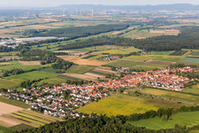 From the northeast in Erlenbach bei Kandel in the state Rhineland-Palatinate, Germany