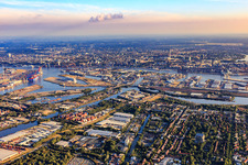 Kaiser Wilhelm Harbor from the southeast in the district Steinwerder in Hamburg in the state Hamburg, Germany