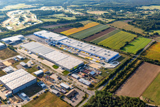 Building complex and grounds of the logistics center Amazon Logistik Winsen GmbH - HAM2 in Winsen (Luhe) in the state Lower Saxony, Germany