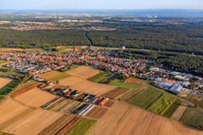 View of the town from the northwest in Hatzenbühl in the state Rhineland-Palatinate, Germany
