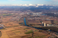 Town on the banks of the river of Main between Bergrheinfeld and dem stillgelegten KKW in Grafenrheinfeld in the state Bavaria, Germany