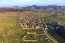 From the west in the district Bischoffingen in Vogtsburg im Kaiserstuhl in the state Baden-Wuerttemberg, Germany