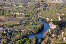 Oblique view of Camping Soleil-Plage on the Dordogne in Vitrac in the state Dordogne, France