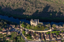 Drone recording of Montfort in Vitrac in the state Dordogne, France
