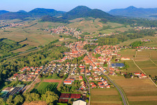 From the east in Siebeldingen in the state Rhineland-Palatinate, Germany