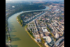 Oblique view of Residential area of the multi-family house settlement on Rheinpromenade - Rheinallee in Ludwigshafen am Rhein in the state Rhineland-Palatinate, Germany