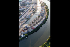 Residential area of the multi-family house settlement auf of the Hafeninsel in Offenbach am Main in the state Hesse, Germany viewn from the air
