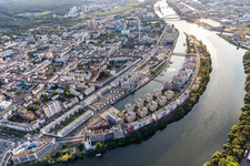 Drone recording of Residential area of the multi-family house settlement auf of the Hafeninsel in Offenbach am Main in the state Hesse, Germany