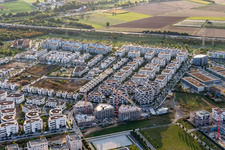 Oblique view of Outskirts residential Friedrich-Dessauer-Strasse - Altenhoeferallee - Johann-Georg-Elser-Strasse - Rudolf-Schwarz-Platz in the district Kalbach- Riedberg in Frankfurt in the state Hesse, Germany