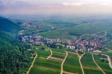 Wine-growing town on the edge of the Haardt from the south in Frankweiler in the state Rhineland-Palatinate, Germany