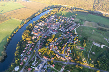 On the banks of the Doubs in Chalezeule in the state Doubles, France