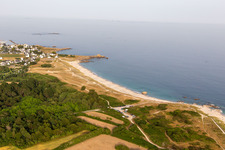 Kersauz Beach in Treffiagat in the state Finistere, France