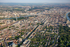 Park-like Oststadt in front of the squares in the district Oststadt in Mannheim in the state Baden-Wuerttemberg, Germany