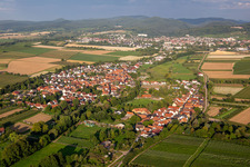 From the northeast in the district Drusweiler in Kapellen-Drusweiler in the state Rhineland-Palatinate, Germany