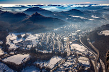 Queichtal with Rehbergturm, Trifels Castle, Anebos Castle ruins and Scharfenberg from the east in winter with snow in Annweiler am Trifels in the state Rhineland-Palatinate, Germany
