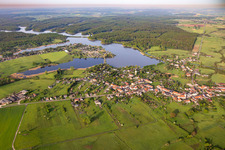 Place on the banks of the Grand Étang de Mittersheim dit le Lac Vert in Mittersheim in the state Moselle, France