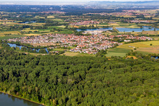 From the northeast in Leimersheim in the state Rhineland-Palatinate, Germany