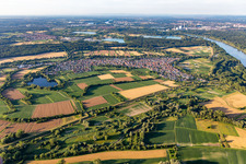 From the south in Neuburg am Rhein in the state Rhineland-Palatinate, Germany