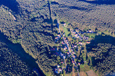 From the northwest in the district Lauterschwan in Erlenbach bei Dahn in the state Rhineland-Palatinate, Germany