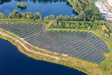 Large open-air PV system between two gravel pits in Lampertheim in the state Hesse, Germany