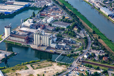 Bunge Deutschland GmbH at the chamber lock of the Neckar in the district Neckarstadt-West in Mannheim in the state Baden-Wuerttemberg, Germany