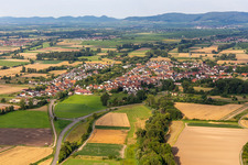 From the northeast in the district Geinsheim in Neustadt an der Weinstraße in the state Rhineland-Palatinate, Germany