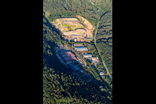 Aerial view of BauLog-HW GmbH (construction waste recycling, construction transport, recycling center, bulk goods sales, container service), industrial packaging in the Southwest Palatinate | Deufol Industrie-Service GmbH in Hinterweidenthal in the state Rhineland-Palatinate, Germany