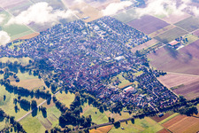 From the northwest in Steinweiler in the state Rhineland-Palatinate, Germany
