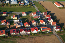 Aerial view of New development area Brotäcker: Archenweyerer Weg in Steinweiler in the state Rhineland-Palatinate, Germany