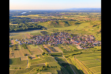Village view from the south in the district Jechtingen in Sasbach am Kaiserstuhl in the state Baden-Wuerttemberg, Germany