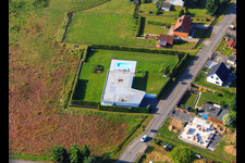 Flat-roof villa with pool and high hedge in Klostermansfeld in the state Saxony-Anhalt, Germany