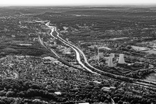 Course of the Saar at the cooling towers of the STEAG Fenne power plant in the district Fürstenhausen in Völklingen in the state Saarland, Germany