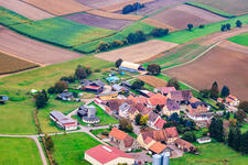 From the north in the district Deutschhof in Kapellen-Drusweiler in the state Rhineland-Palatinate, Germany