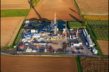 Oblique view of Deep geothermal drilling for lithium extraction by Vulcan Energy GmbH using Rig V20 from Vercana GmbH in Insheim in the state Rhineland-Palatinate, Germany