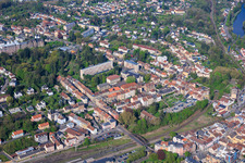 Rue du Parc and Gymnasium Jean de Pange from the southeast in the district Blauberg in Saargemünd in the state Moselle, France