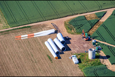Demolition and dismantling of the four old turbines (GE 1.5) from 2004 following the repowering of the Minfeld wind farm in the district Minderslachen in Kandel in the state Rhineland-Palatinate, Germany