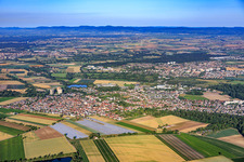 From the east in Neuhofen in the state Rhineland-Palatinate, Germany